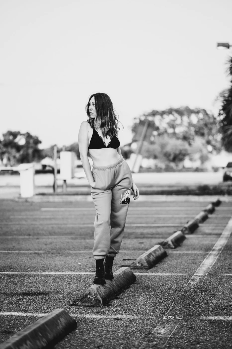 Loose jogger pants with an elastic waistband